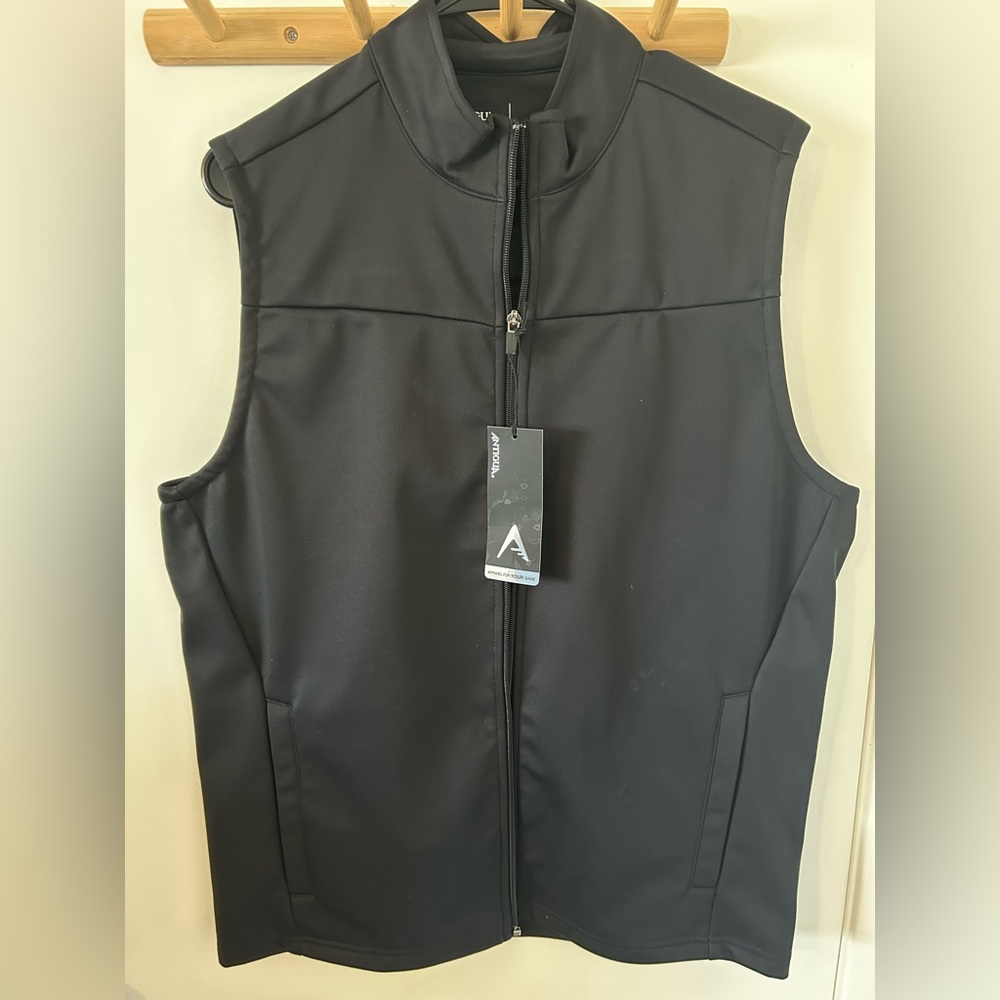 NWT golf vest